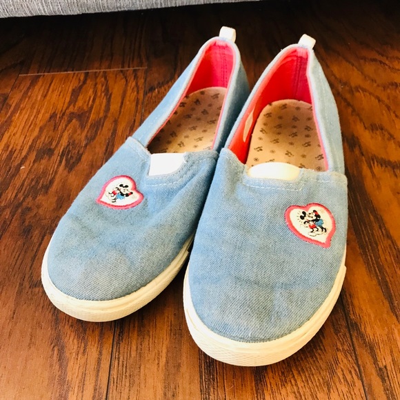 Mickey Mouse vintage girls slip ons - Picture 2 of 8